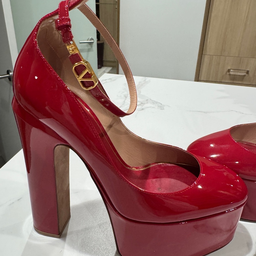Valentino Garavani Red Patent Platform Mary Jane Pumps with Ankle Strap - Picture 4 of 6